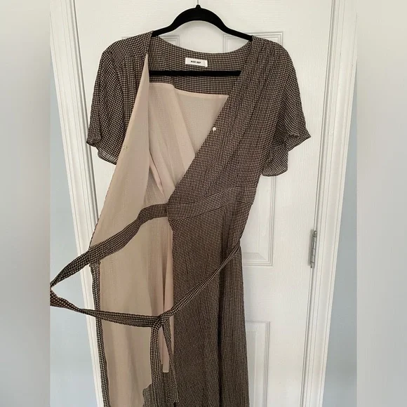 Mod Ref Brown gingham wrap dress size medium - Picture 5 of 16